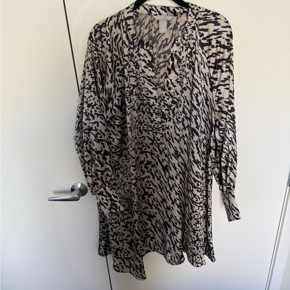 Printed satin dress